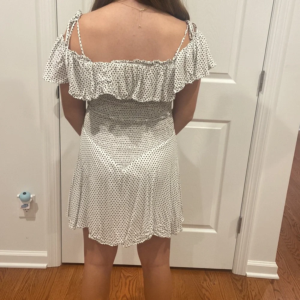 Romper. - Picture 2 of 4
